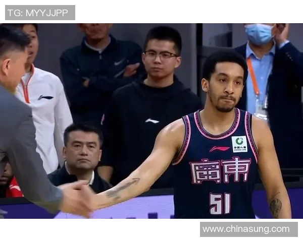 上海篮球队区域防守战术解析及其在比赛中的应用探讨