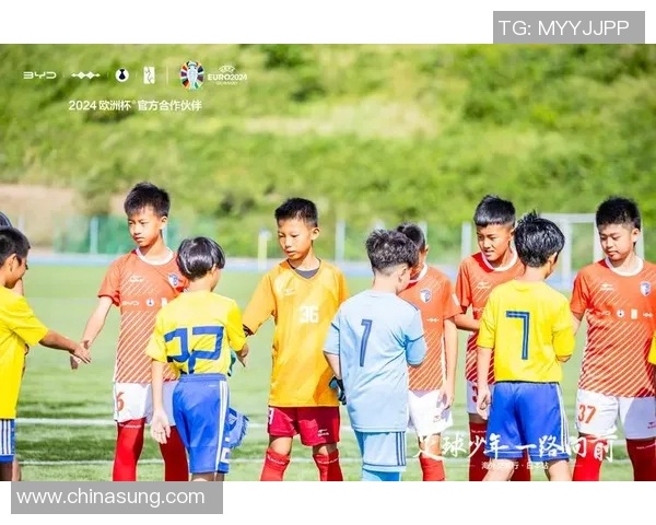 中国足球界的快乐使者是谁他们的故事与成就让人感动
